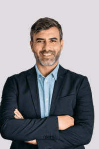 hombre-de-negocios-sonriendo-con (1)